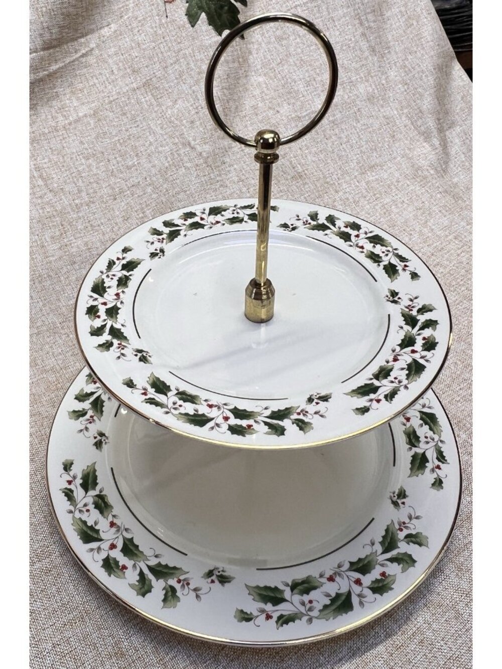 Royal Limited Holly Holiday 2 tiered Tid Bit Server Christmas Vtg Caldor - Picture 5 of 6
